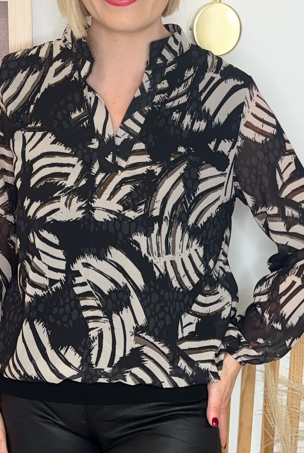 Luna Blade Banded Top (Black)