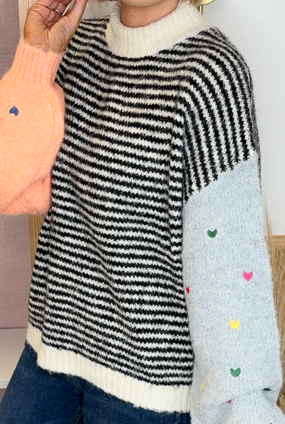 Gina Contrasting Knit (Black)