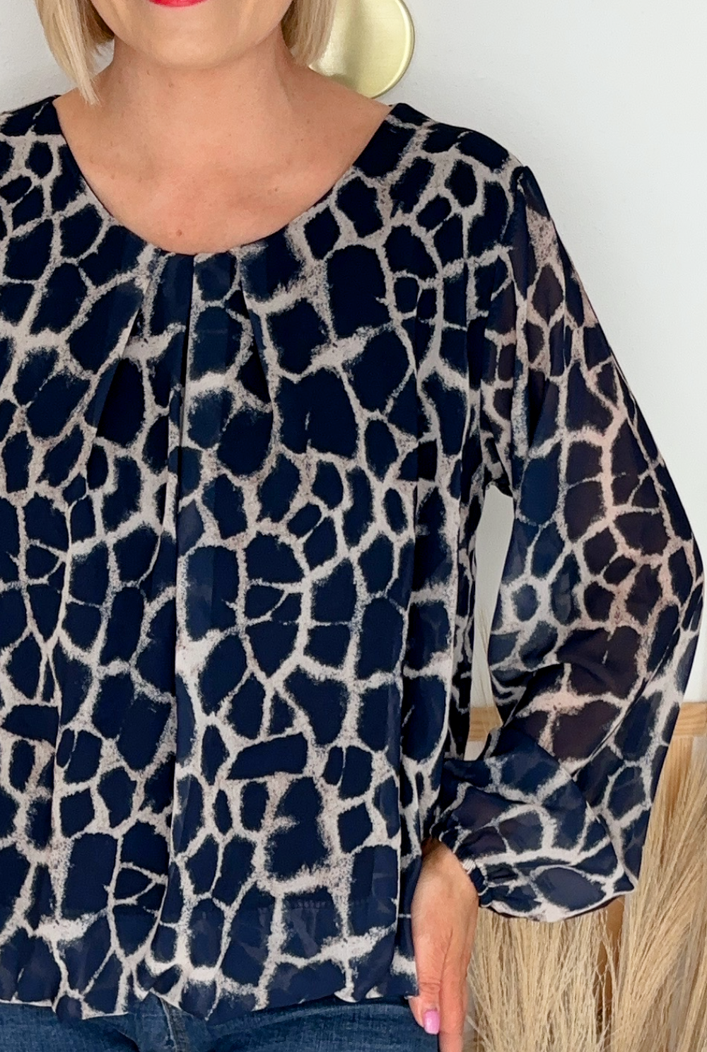 Giraffe Print Blouse (Marine)