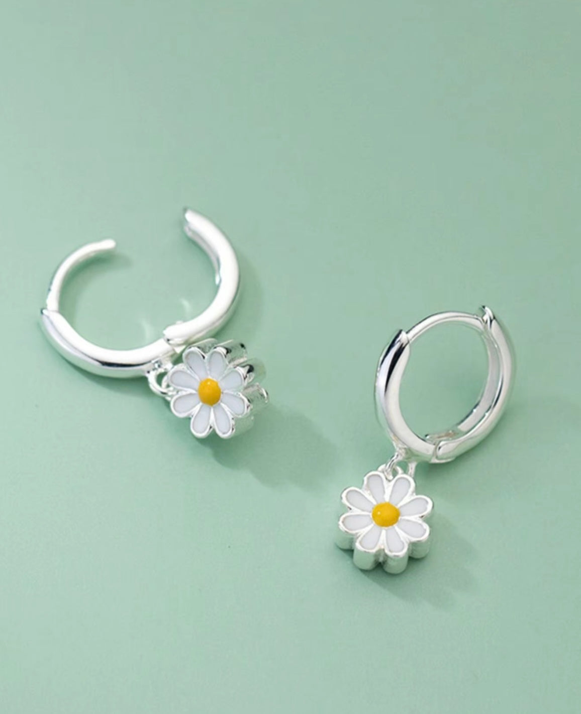 Daisy Huggie Earring