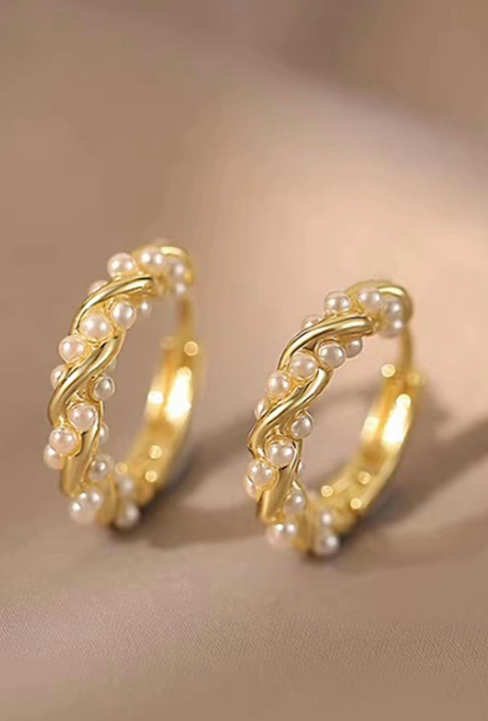 Pearl Twist Huggie Earring