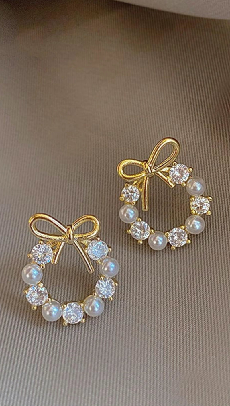 Pearl & Bow Earring