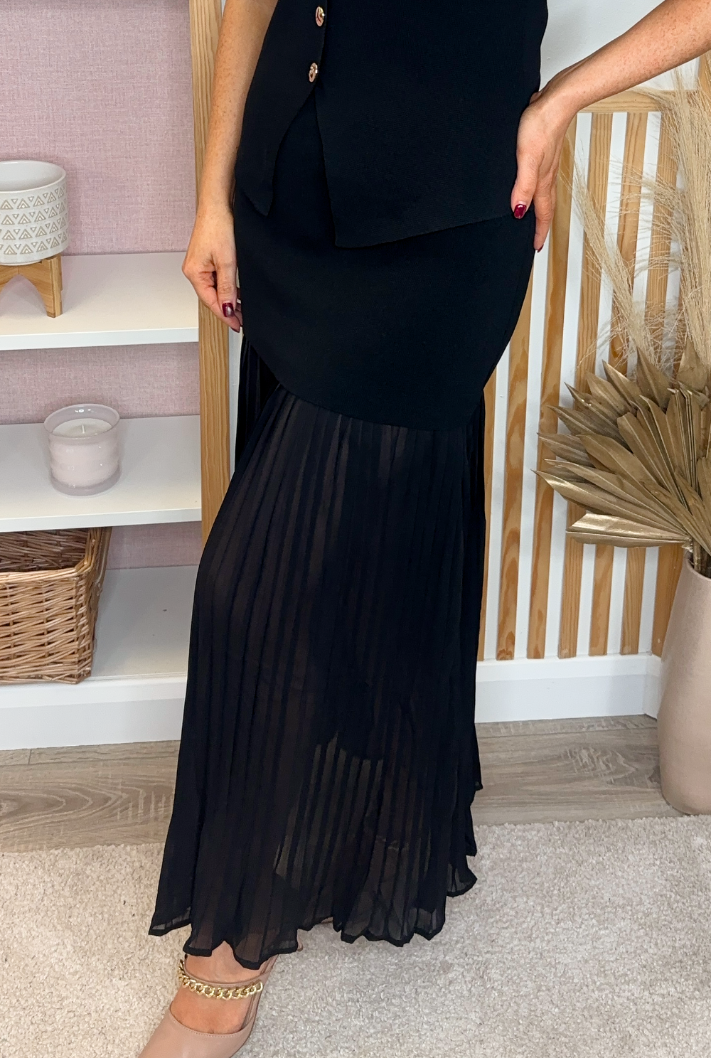 Knit Vest/Skirt Set (Black)